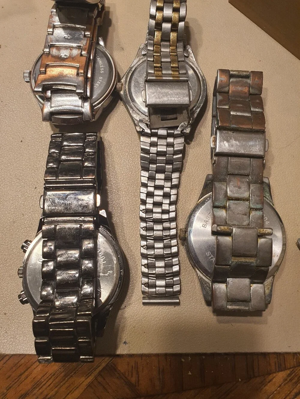 10/$20 Lot Of 4 Working Men's Watches For Parts Or Repair